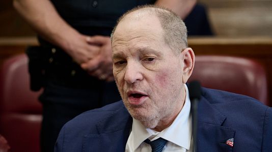 Harvey Weinstein durante el juicio celebrado este mircoles en Nueva York, donde ha sido condenado por un delito sexual.