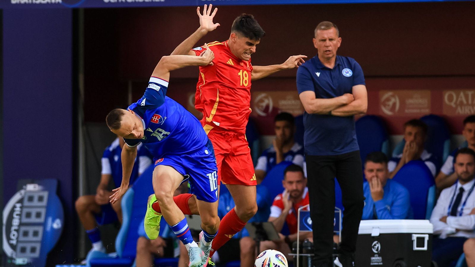 Gerard Martin abandona la sub21 por una lesión en la mano - Europeo de fútbol Sub-21 2025 | Ver