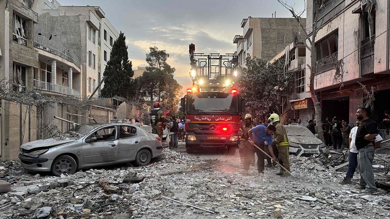 Israel lanza "un ataque preventivo" contra Irán y declara el estado de emergencia en todo el país