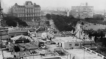 La Plaza de Mayo de Buenos Aires bombardeada por la Marina argentina