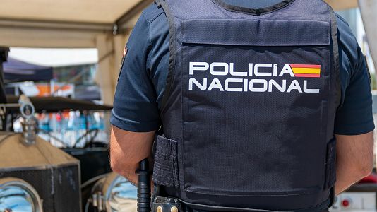 Un agente de la Polica Nacional