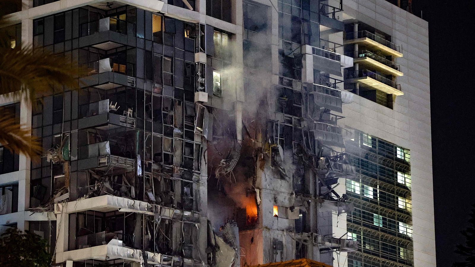 Irán responde al ataque israelí con el lanzamiento de misiles | Ver