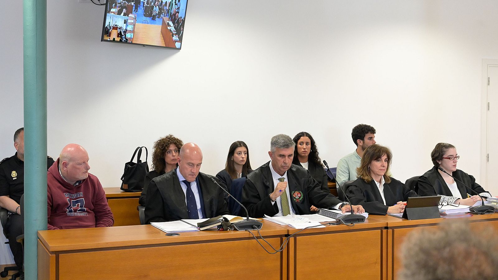 Comienza el juicio por el crimen de Elisa Abruñedo en A Coruña - Telediario 1 | Ver