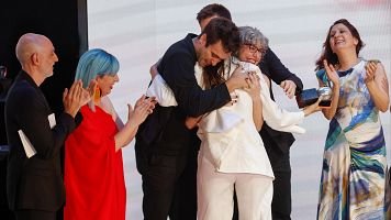 El equipo de la obra 'Casting Lear' recoge el Premio Max a mejor espectculo en la XXVIII edicin celebrada este lunes en Pamplona.