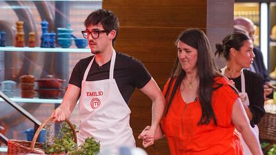 De su historia de superacin a su cambio de look: as han sido los mejores momentos de Emilio en 'MasterChef 13'