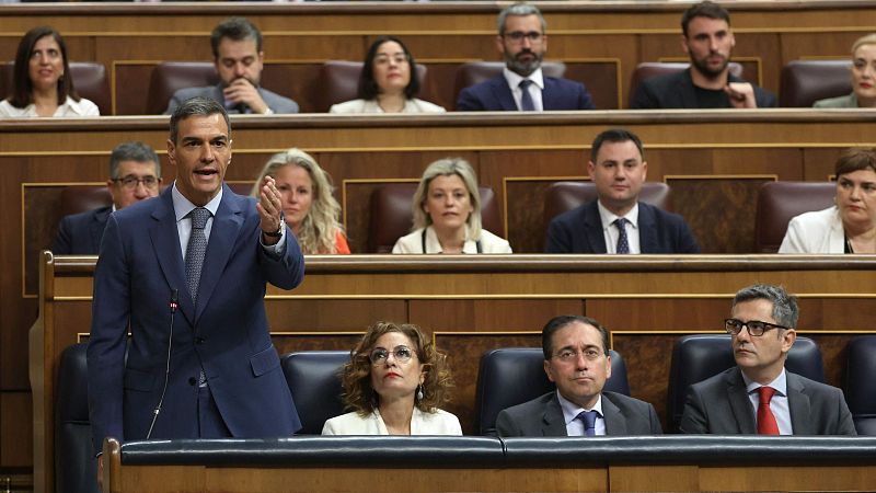 Sánchez ataca al PP por su "enciclopedia de corrupción" entre gritos de "dimisión" y Feijóo avisa: "Cerdán no será el final"