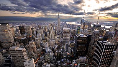 Las cuñas de RNE - Rascacielos: desde las nubes, en 'Memoria de delfín' - Escuchar ahora