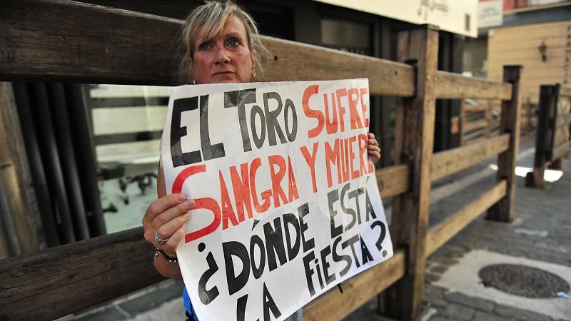 La contradiccin (anti)taurina en San Fermn: "En la plaza muchos se dan la vuelta para no mirar"