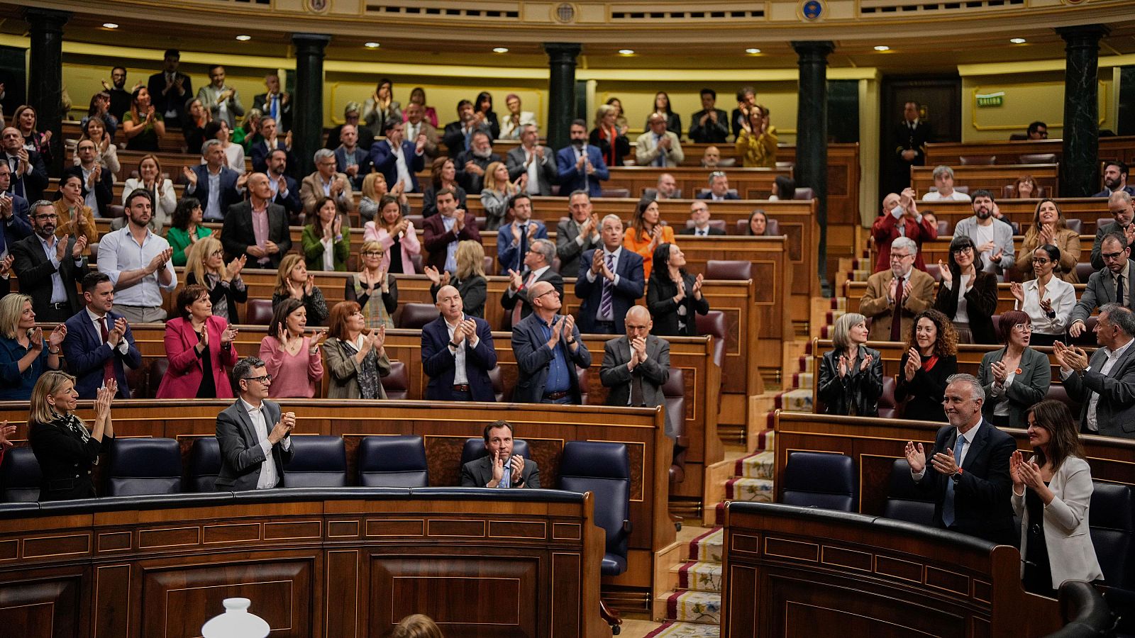 Los socios de investidura exigen "más contundencia" al Gobierno contra la corrupción - Telediario 1 | Ver