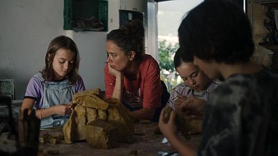 20.000 especies de abejas, cambio de sexo y el caftán azul: películas de la semana del 23 de junio