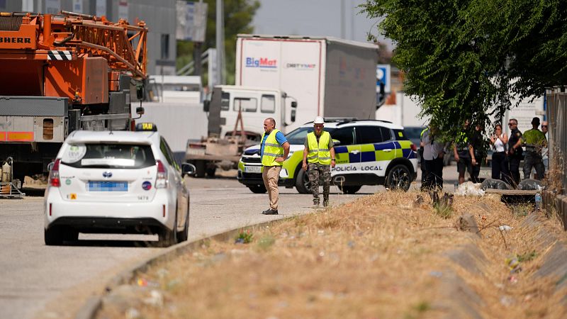 Al menos un muerto y seis heridos tras el derrumbe de una nave industrial en Camas, Sevilla