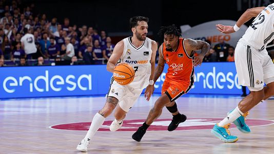 El Real Madrid vence a Valencia Basket en el primer partido de la final de la Liga Endesa