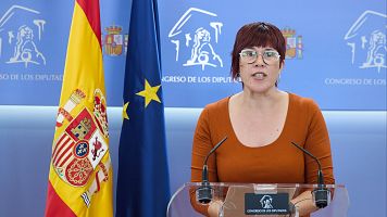 gueda Mic, diputada de Comproms en el Congreso, durante la rueda de prensa de este martes