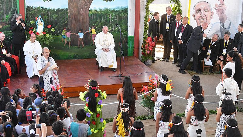 El papa denuncia en Perú "la opresión" de los indígenas de la Amazonía por intereses económicos