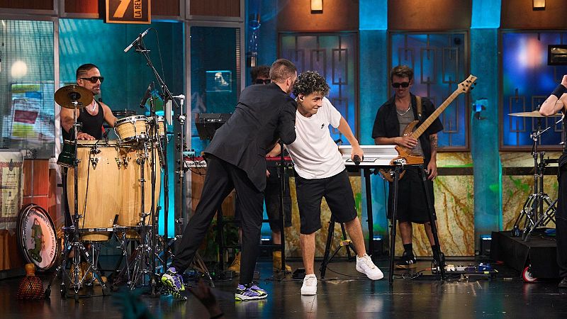 Lo mejor de la semana 39 en 'La Revuelta' con la entrada épica de Trueno y un tatuaje en vivo