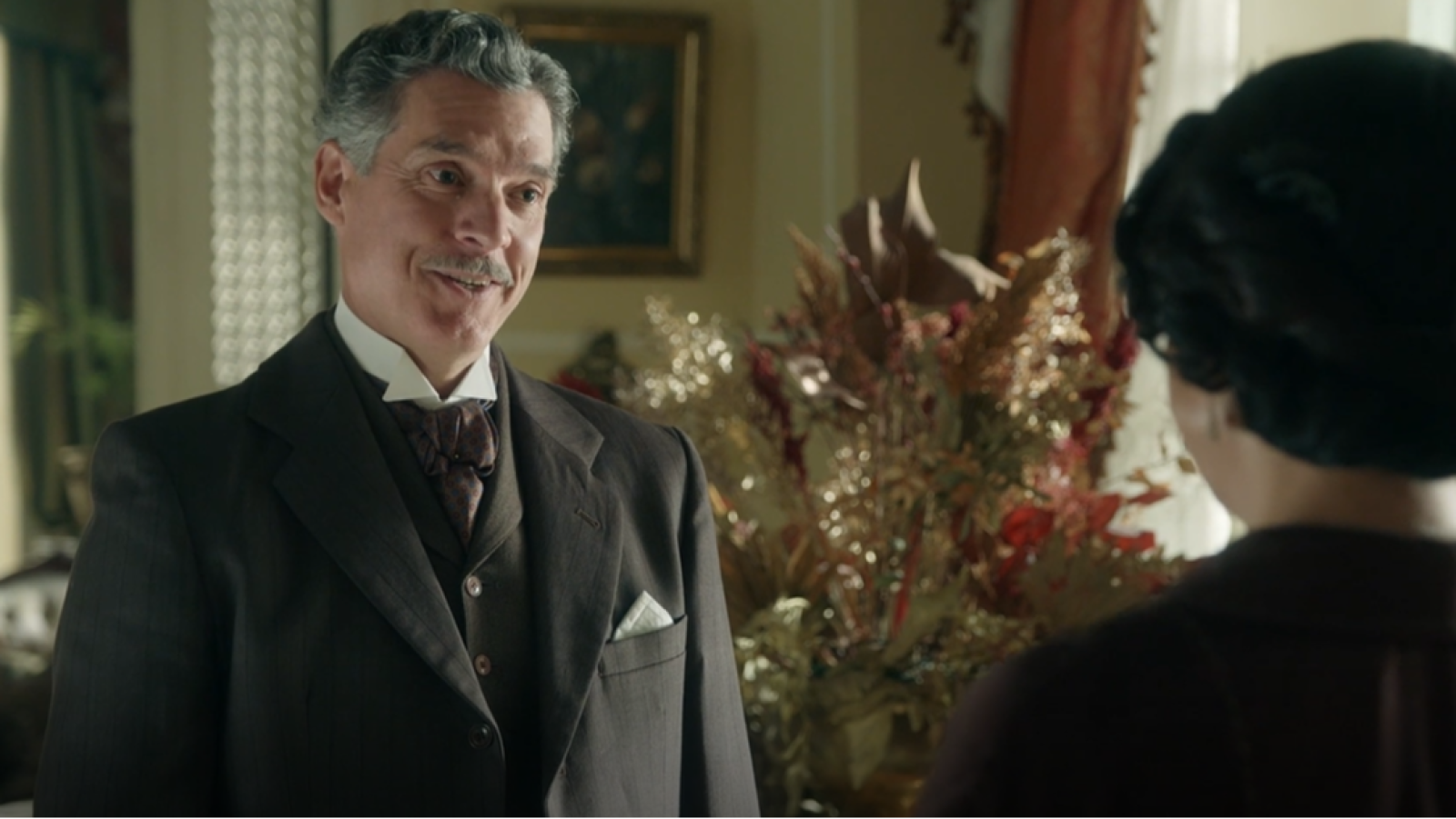 La Promesa - Lisandro se enfrenta a Leocadia en su marcha - La promesa | Ver