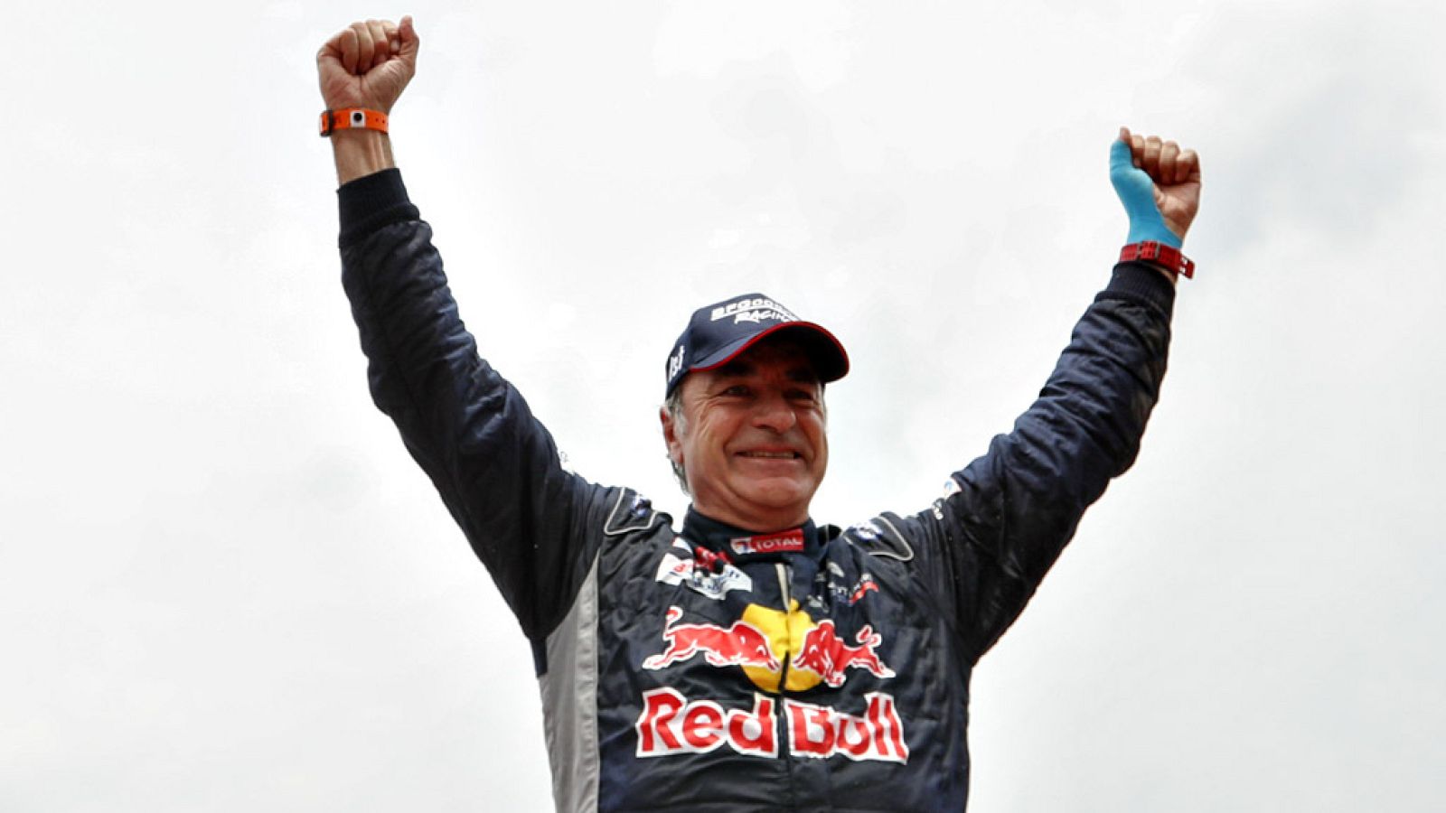 El español Carlos Sainz (Peugeot) ganó hoy el Dakar por segunda vez en su carrera, y lo hizo en la cuadragésima edición del rally, la décima que se celebra en Sudamérica, considerada la más dura de la última década, en la que menos de la mitad de los