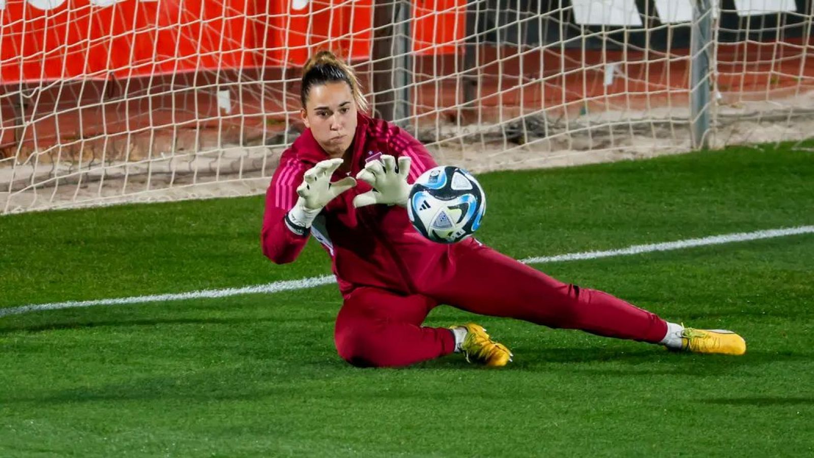 Cata Coll, baja en el primer entrenamiento de España en Suiza - Los Deportes de La1 | Ver