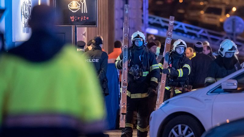 Al menos dos muertos en el incendio de un hotel en el centro de Praga