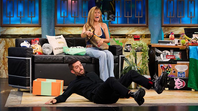 Lo mejor de la semana 40 en 'La Revuelta' con Karol G, Manuel Turizo, Juan José Millás y Rolf Schrader