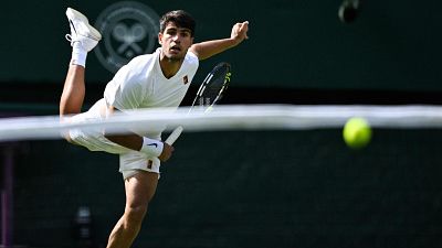 Carlos Alcaraz despacha por la va rpida al britnico Tarvet y accede a la tercera ronda de Wimbledon