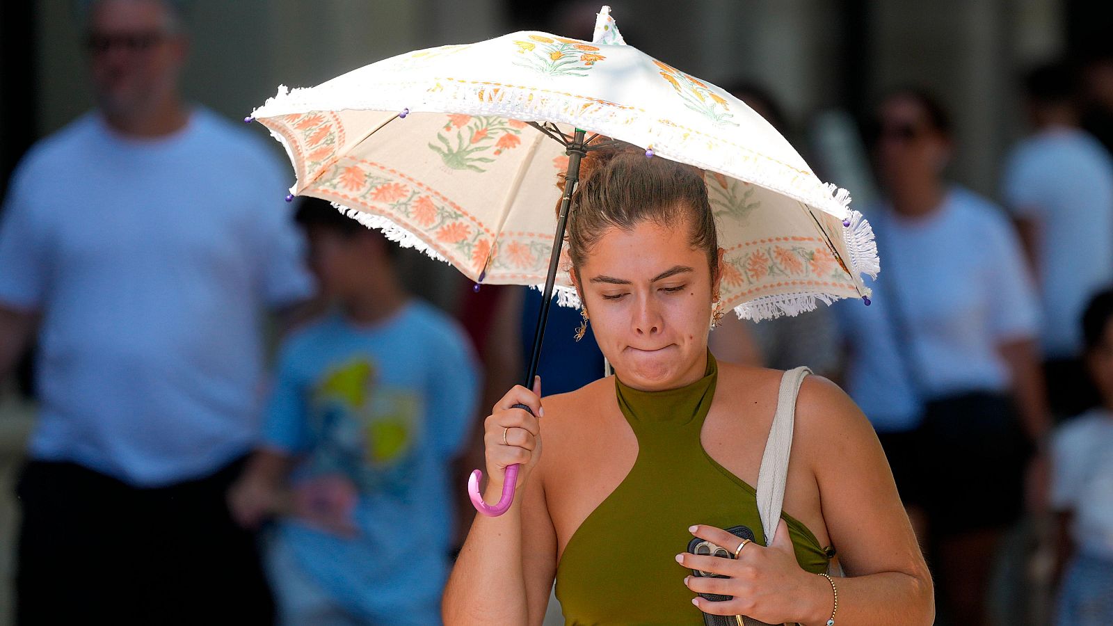 Cinco comunidades en aviso naranja por altas temperaturas - Telediario Matinal | Ver