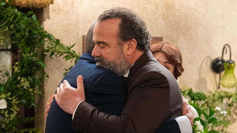 La despedida más emotiva de 'La Promesa': ¡Rómulo se marcha por la puerta grande!