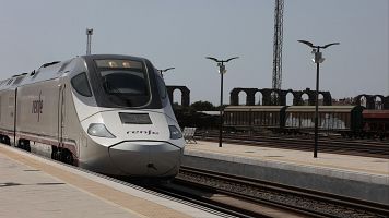 Un incendio en Mrida interrumpe los trenes de la lnea con Cceres-Badajoz