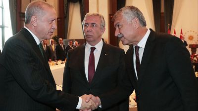 Detenidos en Turqua tres alcaldes de la oposicin a Erdogan