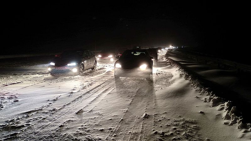 El director de la DGT culpa del colapso a la concesionaria por reabrir la AP-6 y anuncia que se le exigirán los gastos