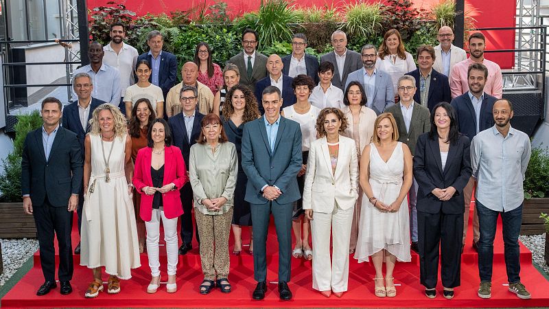 El PSOE acusa a Feijo de dar "un volantazo a su ideario hacia la ultraderecha" y abrir la puerta a pactar con Vox