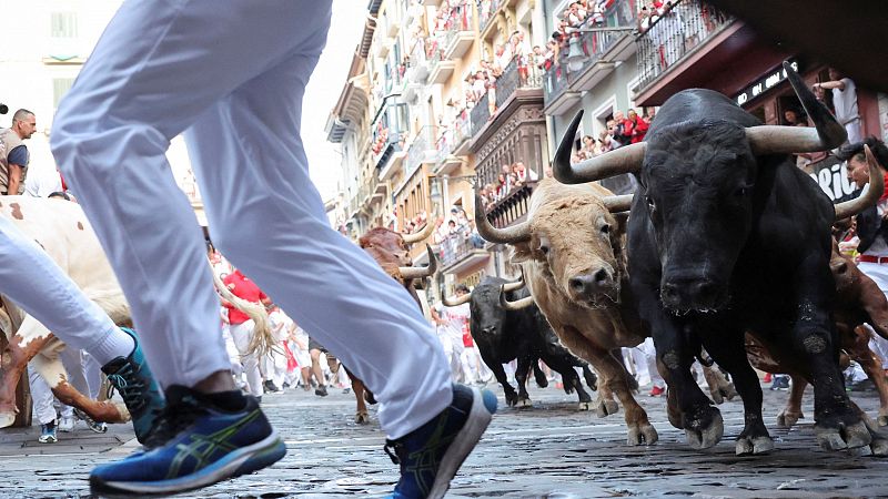 Quinto encierro de San Fermn 2025 al ritmo imposible de los toros de Jandilla: vdeo completo de la carrera