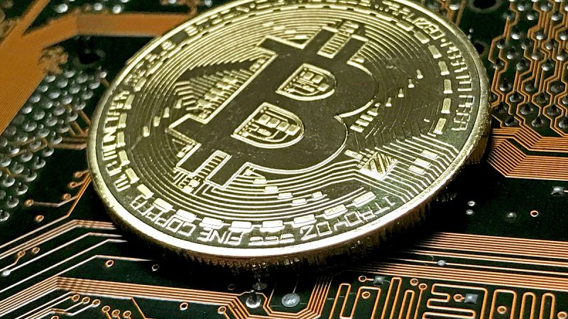 Hacienda reforzará el control tributario del bitcoin, el comercio electrónico y los negocios en la red