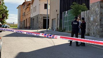 Els Mossos treballen a la casa on ha tingut lloc el tiroteig