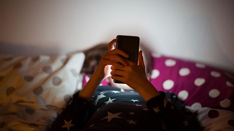 Expertos alertan de la "nueva pandemia de la hiperconexin digital" que afecta al desarrollo de nios y adolescentes