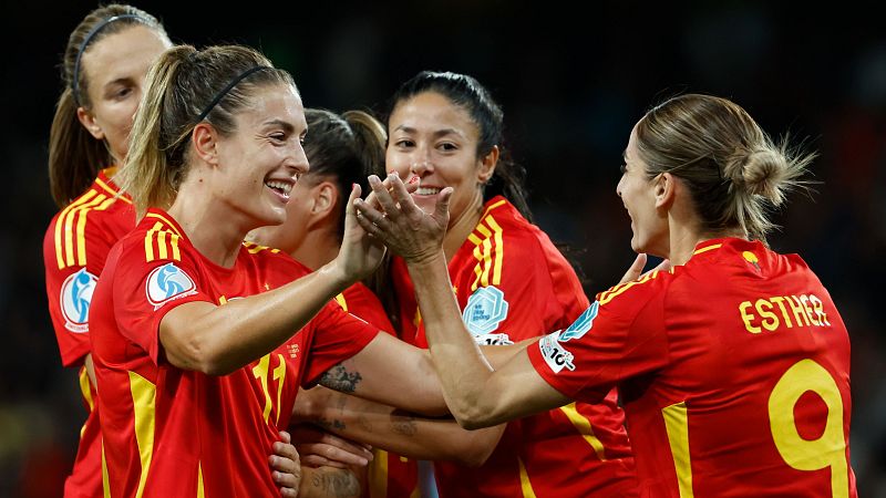 España culmina la fase de grupos perfecta: tres de tres por primera vez en un gran campeonato