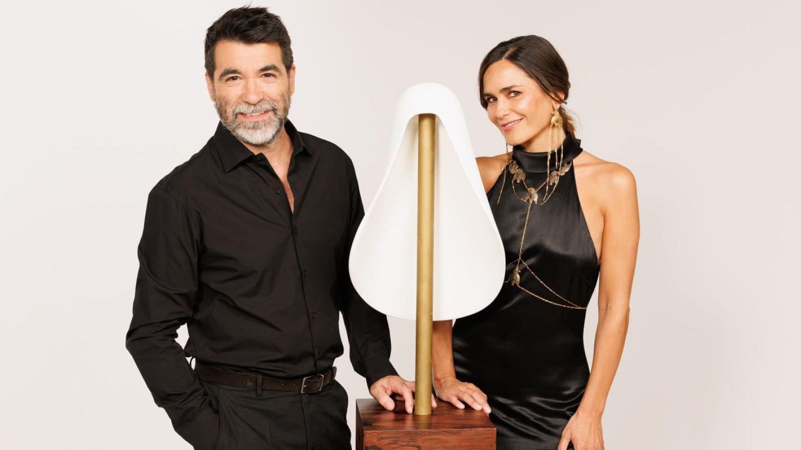 Alfombra roja de los Premios Academia de la Moda Española 2025 | Ver vídeo - Premios Academia de la Moda Española | Ver