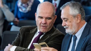 Los expresidentes andaluces Manuel Chaves y Jos Antonio Grin, durante el juicio de los ERE