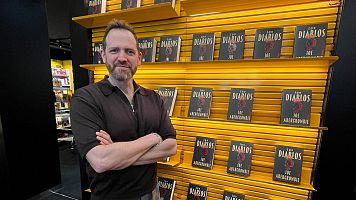 Joe Abercrombie durante la entrevista a Cultura de RTVE Noticias