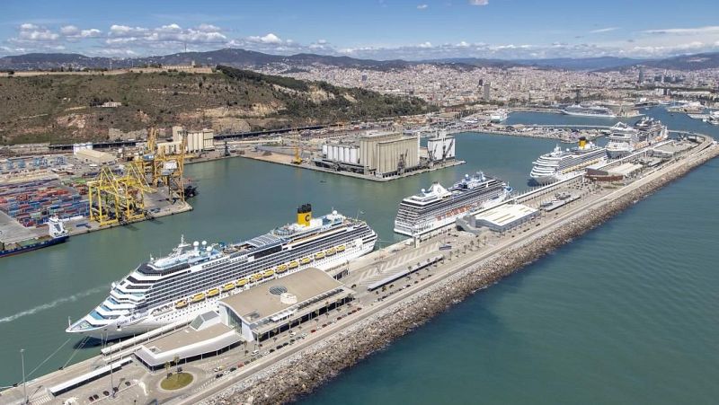 Acord per retallar a 5 les terminals de creuers al Port de Barcelona