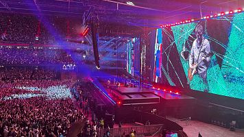 Oasis extiende su leyenda e inicia su gira mundial con un concierto supersnico en Cardiff