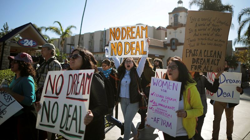 Trump propone legalizar a 1,8 millones de 'soñadores' a cambio de financiación para construir el muro con México