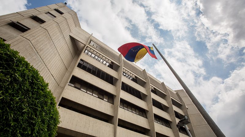 El Supremo venezolano ordena excluir a la coalición opositora de la validación electoral para las elecciones presidenciales