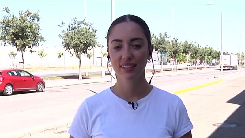 Se queda atrapada en un bazar y el due�o la recompensa con una colonia