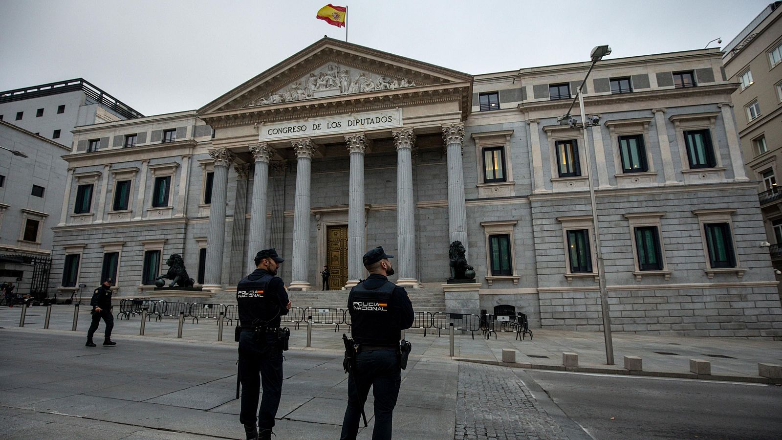 El Gobierno aprueba la ley para desclasificar secretos del franquismo - Telediario 1 | Ver