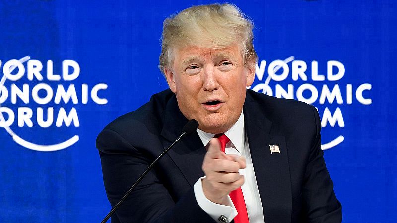 Trump matiza en Davos que "América primero" no significa "América sola" e invita a apostar por EE.UU.