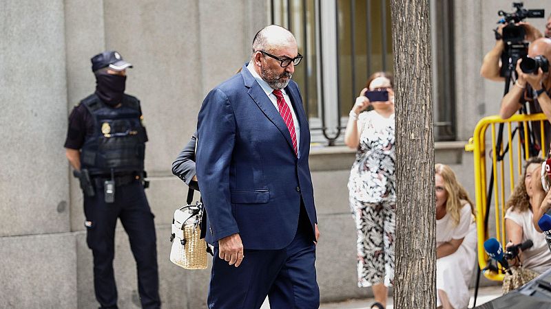 Facturas, favores y contactos: los audios de Koldo García como mediador en su etapa de asesor de Ábalos