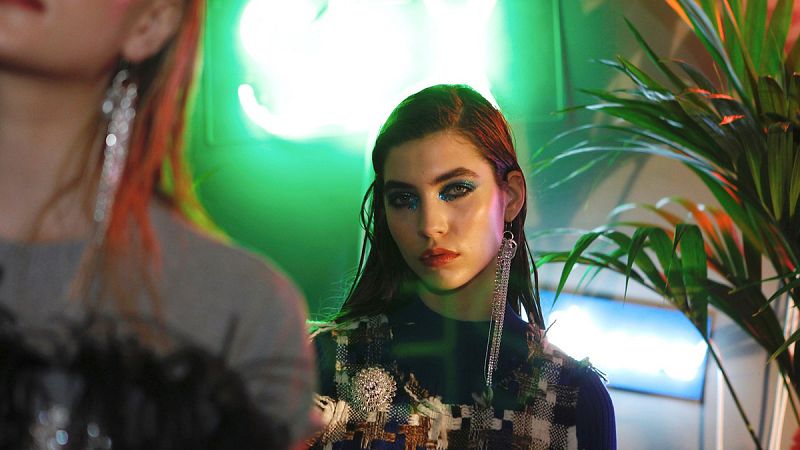 Moisés Nieto se harta de pasarelas y muestra su colección en un fiesta