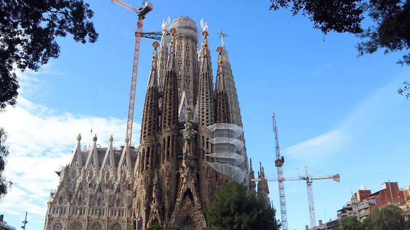 La Sagrada Família es converteix en l'edifici més alt de Barcelona superant els 155 metres