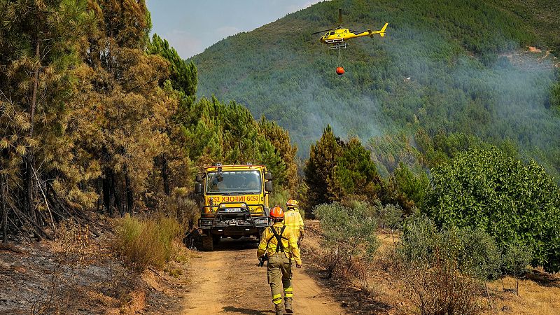 Los incendios evolucionan favorablemente: controlado el de vila y estabilizado el de Cceres